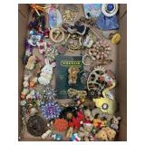 LOT OF COSTUME JEWELRY  - BROOCHES & MORE