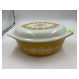 PYREX 043 BUTTERFLY GOLD CASSEROLE DISH WITH LID