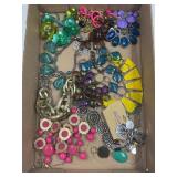 LOT OF COSTUME JEWELRY - NECKLACES