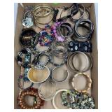 LOT OF COSTUME JEWELRY - BRACELETS
