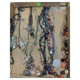 LOT OF COSTUME JEWELRY - NECKLACES