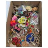 LOT OF COSTUME JEWELRY - EARRINGS