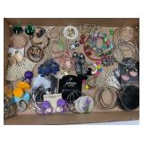 LOT OF COSTUME JEWELRY - EARRINGS