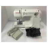 JANOME JEM GOLD SEWING MACHINE WITH FOOT PEDAL