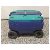 RUBBERMAID WAGON STYLE PULL AROUND 75QT COOLER