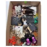 LOT OF COSTUME JEWELRY - EARRINGS