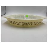 PYREX 1 1/2 QT GOLDEN ACORN/IVY DIVIDED CASSEROLE
