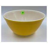 PYREX 402 1 1/2 QT YELLOW MIXING BOWL
