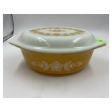 PYREX 043 BUTTERFLY GOLD CASSEROLE DISH WITH LID