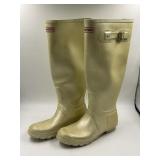 HUNTER PEARLESCENT CREAM RAIN BOOTS - SIZE 7M/8F
