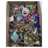 LOT OF COSTUME JEWELRY  - BROKEN & MISMATCHED