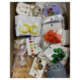 LOT OF COSTUME JEWELRY  - EARRINGS