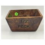 PRIMITIVE WOOD 1/2 PECK DRY GRAIN MEASURING BOX -