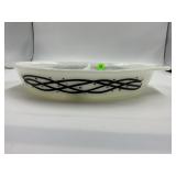 PYREX 1 1/2 QT BARBED WIRE DIVIDED CASSEROLE DISH-