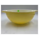 PYREX 443 2 1/2 QT YELLOW CINDERELLA MIXING BOWL