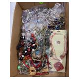 LOT OF COSTUME JEWELRY - NECKLACES