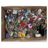 LOT OF COSTUME JEWELRY FOR MAKING JEWELRY -