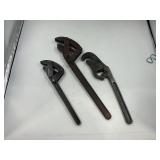 HOE CORP SELF ADJUST PIPE WRENCHES (2) - 10" & 16"