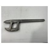 SUPERIOR WRENCH CO. PIPE WRENCH - 13"