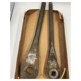 (2) LOWELL WRENCH CO. RATCHETS - (1) W/ 3/4 SQUARE