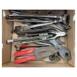 LOT OF MISCELLANEOUS WRENCHES