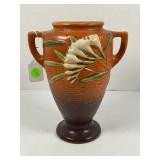 ROSEVILLE 121-8" DOUBLE HANDLED FREESIA VASE