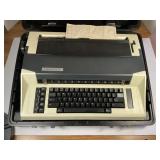 COLLEGIATE ELCTRIC TYPEWRITER WITH CARRY CASE