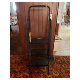 HBT TOWER FOLDING STEP STOOL