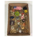LOT OF ESTATE COSTUME JEWELRY BROACHES & PINS