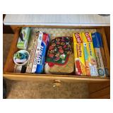 CONTENTS OF KITCHEN DRAWERS - OVEN MITTS, WAX