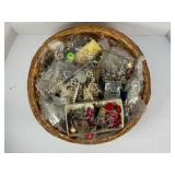 BASKET FULL OF ESTATE COSTUME JEWELRY - NECKLACES,