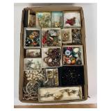 LOT OF ASSORTED ESTATE COSTUME JEWELRY - CUFF
