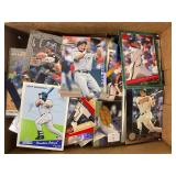 Box of (115) Jeff Bagwell Baseball Cards W/ Insert