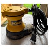 DeWalt  Random Orbit Palm Sander