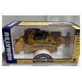 Komatsu D475A-5EO 1:50 Diecast Model