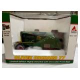 1:16 Scale Oliver Orchard 77 Diecast Tractor