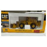 Cat 992G Wheel Loader 1:50 Scale Model