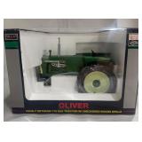 1:16 Scale Oliver 770 Gas Tractor Model