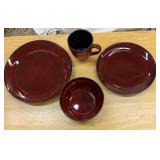 Elite Red Dinnerware Pieces