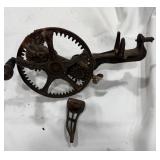 Hand-Crank Peeling Tool