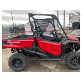2025 Honda Pioneer 1000-3 Deluxe