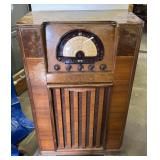 1930s Floor Radio and Record Player Console