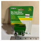 Ertl Die Cast Metal John Deere Wagon