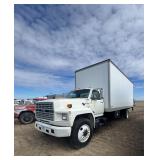 1992 Ford F-700 Box Truck