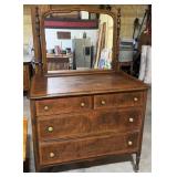 Dresser / Mirror