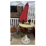 Outdoor Patio Table/Umbrella