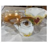 Teapot & Decorative Bowls