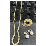Faux Pearl Necklace & Jewelry