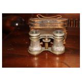 Jumelle Duchesse opera glasses with leather case