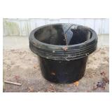 5 Large plastic storage tubs/planters
